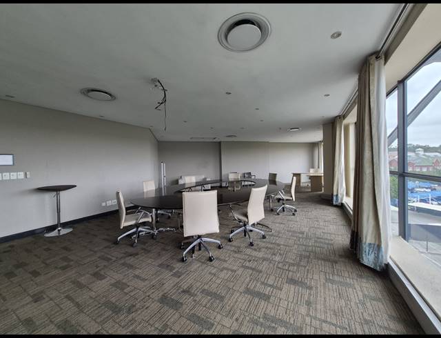 98M² OFFICE TO LET IN SUNNINGHILL